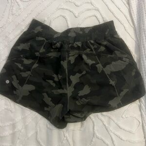 Lululemon camo short